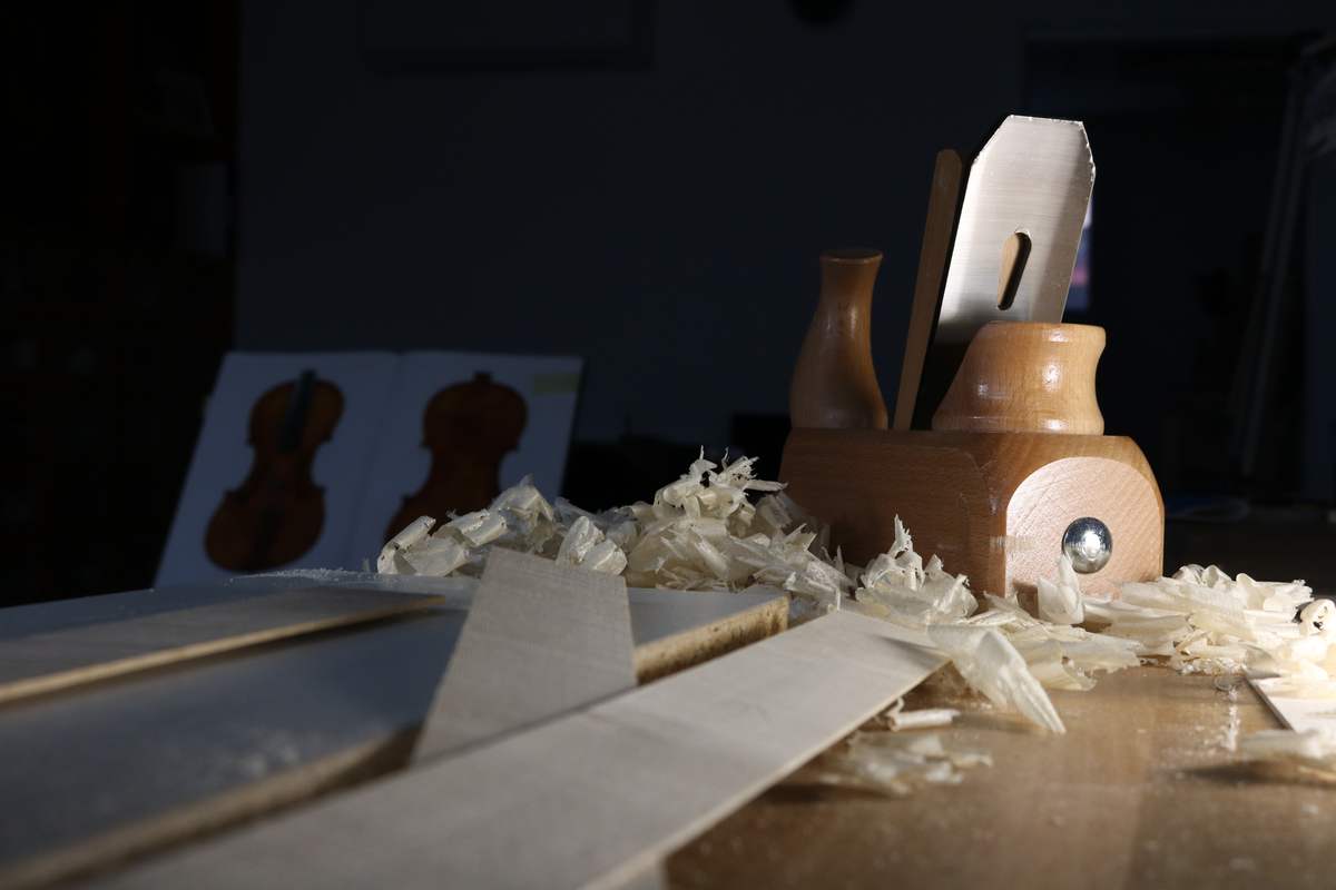 Moulds, drawings and shavings on the workbench